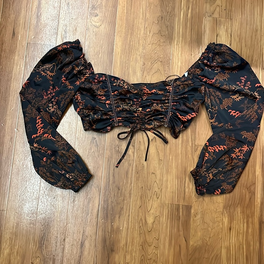 Urban Outfitters Size Large Cropped Top